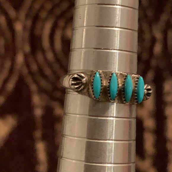 Zuni Turquoise Ring - Picture 3 of 7